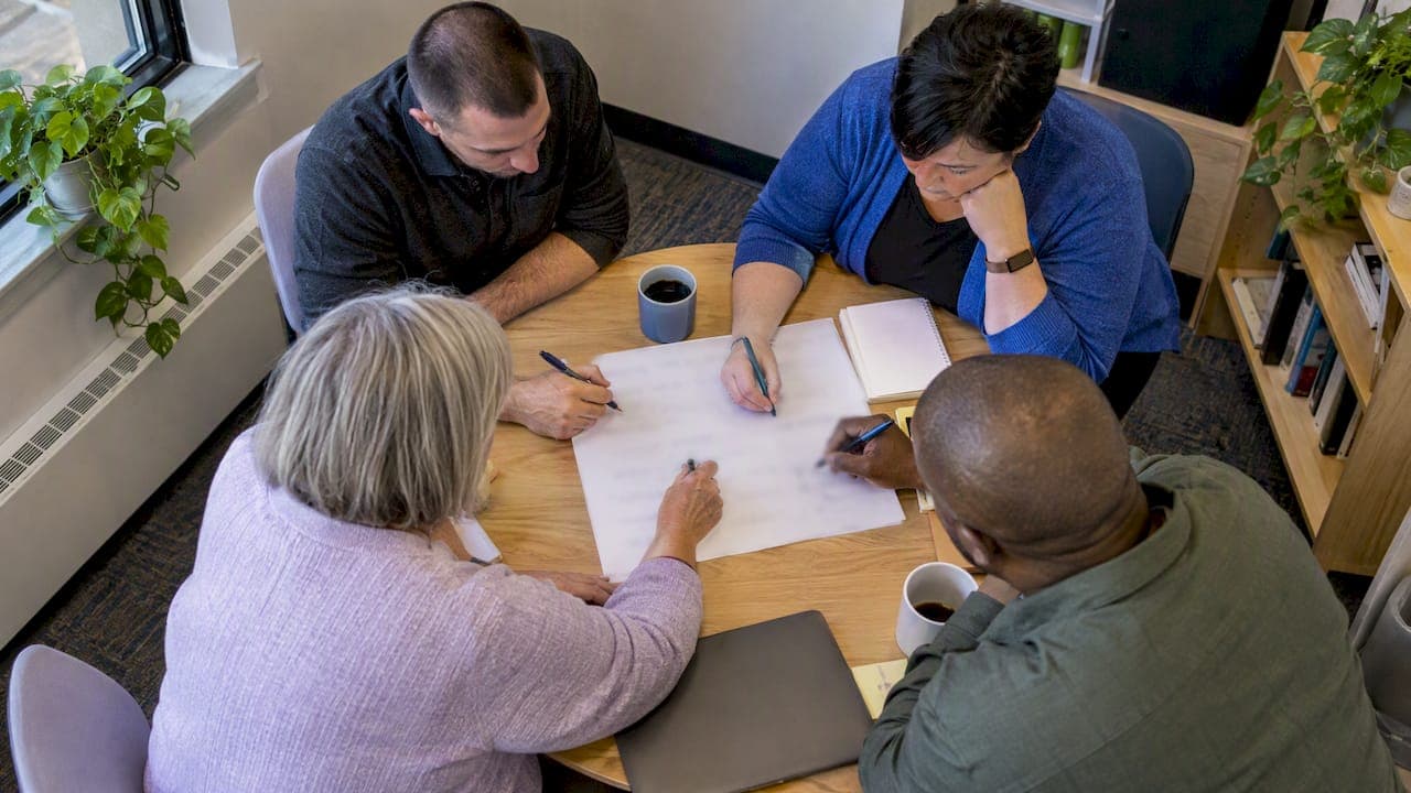 Small Teams Map DISC Tendencies to Norms in a 60–90 Minute Workshop